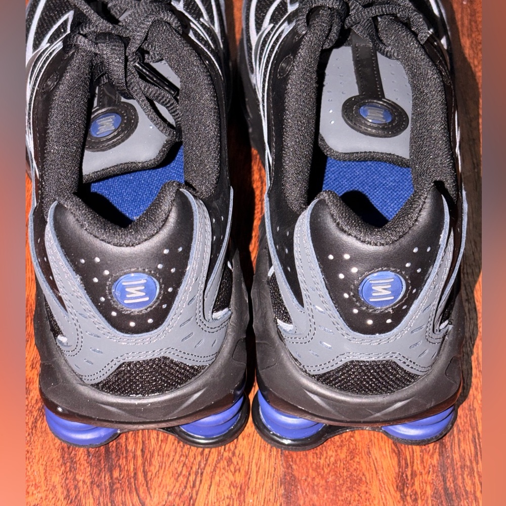 Nike size 11.5 - Picture 9 of 15